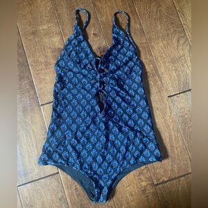 NWOT Acacia Kokomo Wisteria